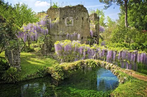 Il Parco di Qianling: Un Giardino Sublime e Misteri Storici Nascosti!