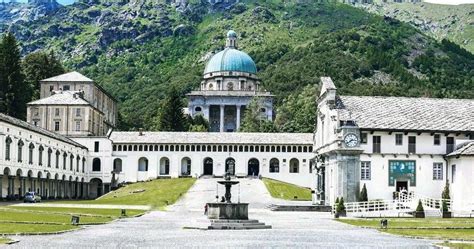  Il Santuario del Lago Geman: Un Rifugio Spirituale Immerse nella Natura