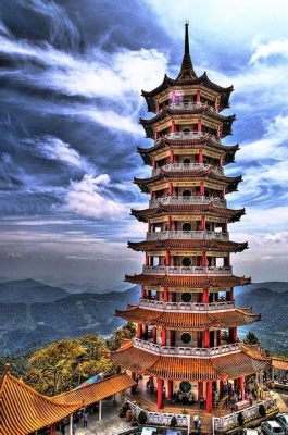 La Pagoda di Yingmen: Un Tesoro Architettonico che Sfiora il Cielo!