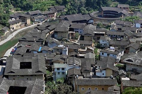 Il Villaggio di Tianluokeng, un gioiello nascosto immerso nella natura mozzafiato!