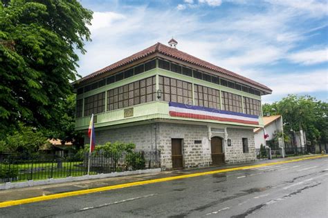  La Casa Museo di Rizal: Una Porta nel Passato e una Festa per l'Arte!